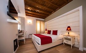 Town House Spagna- Luxury Rooms With Jacuzzi Bath